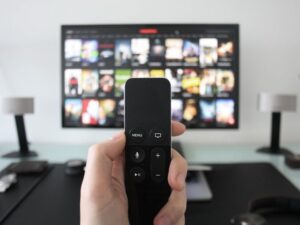 TV_senza_antenna_le_alternative_digitali_e_perche_non_siamo_ancora_pronti_a_rinunciare_499fc7f837